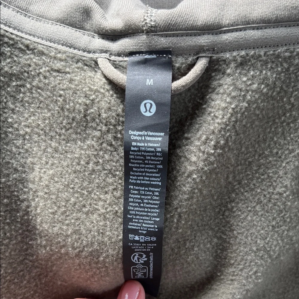Men’s LULULEMON full zip up hoodie